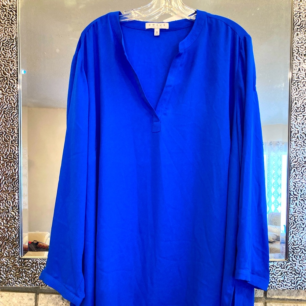 Blue ladies top with long sleeves